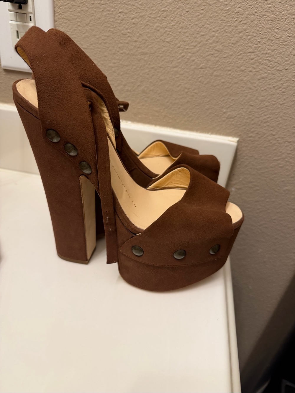 Giuseppe Zanotti Brown Suede Platform Slingback Sandals - Picture 2 of 4